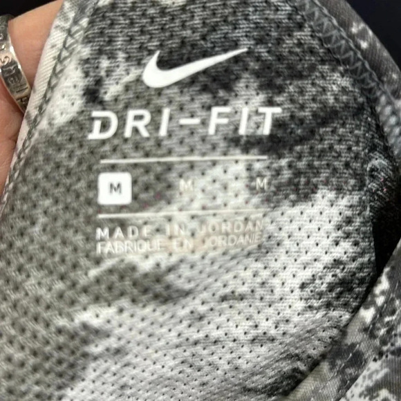 Nike Dri-Fit Sheer Thin strap Y-back,pattern, athletic tank top - Picture 4 of 6